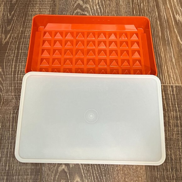 Vintage Tupperware Deli Meat/Hot Dog/Bacon Keeper - Picture 6 of 13